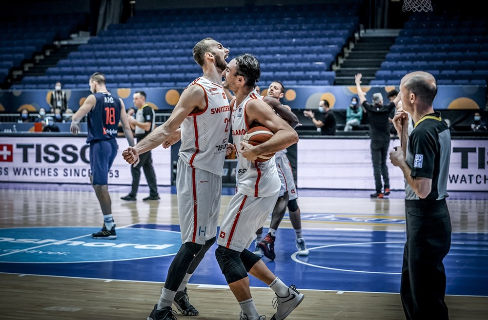 Προκριματικά EuroBasket: Η μυθική νίκη της Ελβετίας επί της Σερβίας και το πανόραμα (28/11)